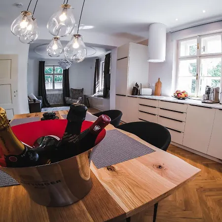 Apartahotel Pražská 4*