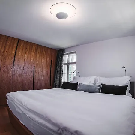 Pražská 4*