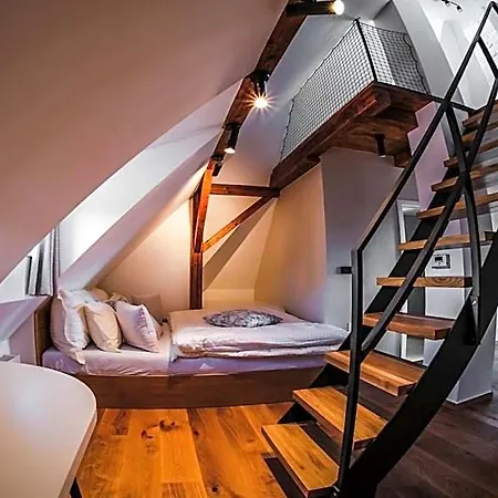 Pražská Apartahotel 4*