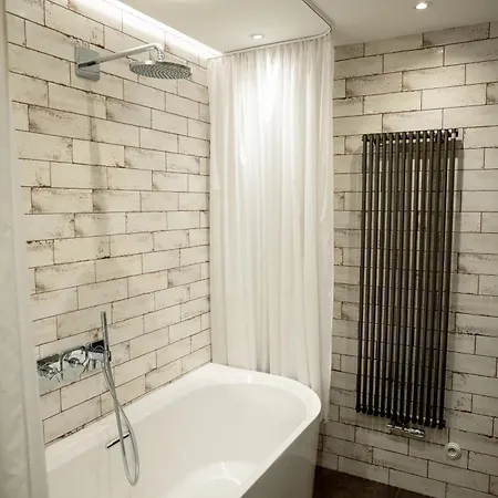 Pražská Apartahotel 4*